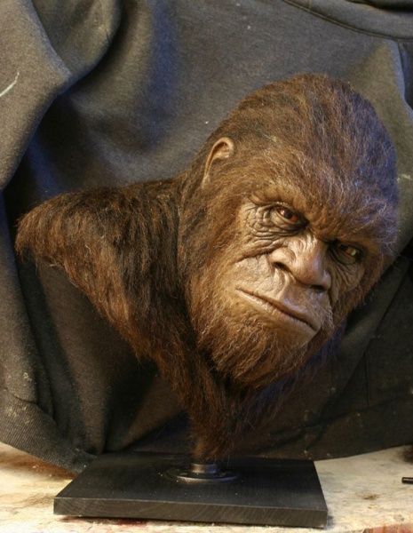 File:Sculpture by Hollywood effect artist, Chris Grondin.jpg