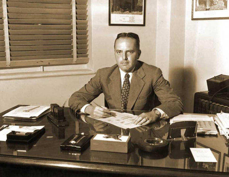 File:Tom-Slick-businessman.jpg